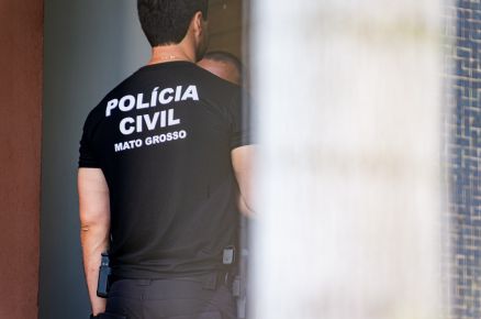 Policiais da Derf foram at os endereos e realizaram as prises