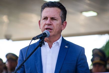 O governador Mauro Mendes, que oficializou a troca de comando da Polcia Militar de Mato Grosso
