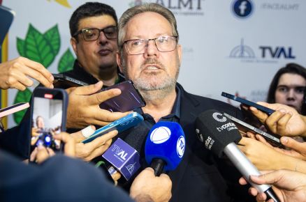 Gilberto Figueiredo, que cobrou os prefeitos Emanuel e Kalil