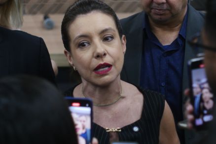 A prefeita de Vrzea Grande, Flvia Moretti, que baixou decreto de contingenciamento do oramento