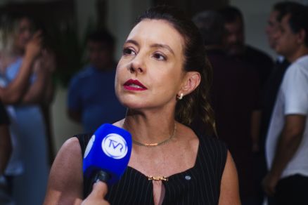 A prefeita de Vrzea Grande, Flvia Moretti, que completou 100 dias de gesto