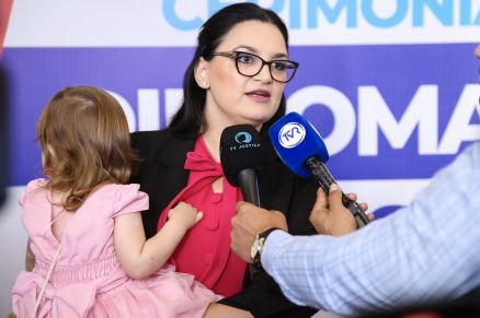 A primeira-dama Samantha Iris