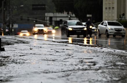 Semana tem alta chance de chuva e temperatura mxima de 32C  em Cuiab