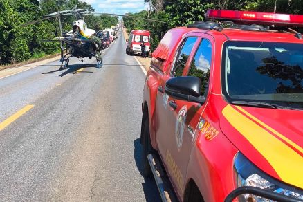 Os bombeiros e a Ciopaer foram acionados para auxiliar no resgate