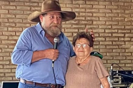 O deputado Nelson Barbudo e sua m�e Nair Previdente