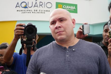 O prefeito Abilio Brunini durante fiscaliza��o no Aqu�rio Municipal Justino Malheiros