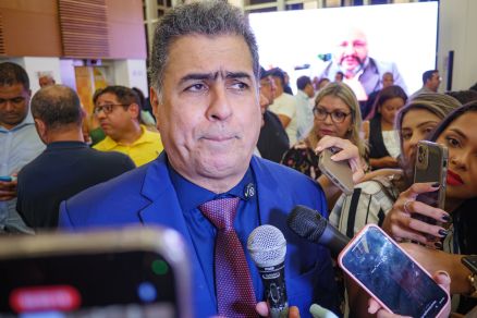 O ex-prefeito Emanuel Pinheiro, que perdeu ao e deve arcar com multa
