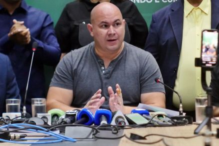 O prefeito de Cuiab Abilio Brunini, que concedeu uma coletiva na manh desta segunda