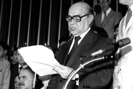 Tancredo Neves discursa no Colgio Eleitoral, em 15 de janeiro de 1985, que o elegeu Presidente da Repblica 