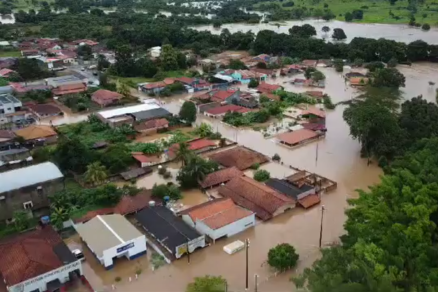 Foto mostra cidade de Rio Branco completamente alagada aps chuvas nesta semana