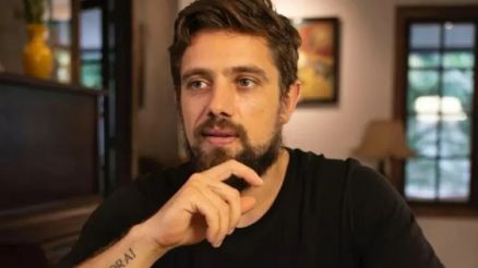 O ator Rafael Cardoso falou da dificuldade em podcast
