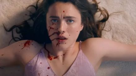 Margaret Qualley no longa de terror 'A Substncia'