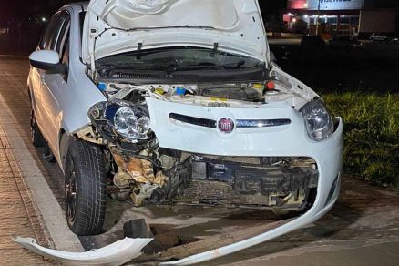 O Fiat Palio que atingiu Cristina Alves Nogueira Marcoski
