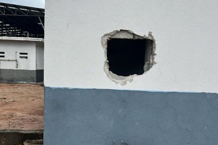 Os presidi�rios fizeram um buraco no banheiro da cadeia; local passa por inspe��o