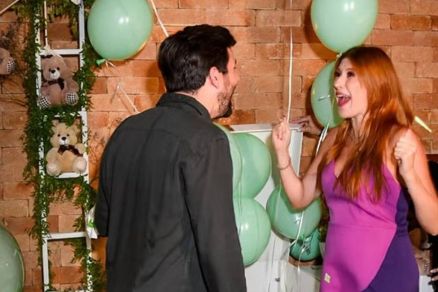 Dani Calabresa e o marido descobrem o sexo do primeiro filho do casal 