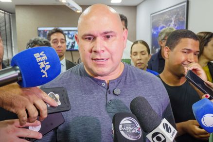O prefeito de Cuiab, Abilio Brunini, citou problemas nas escolas