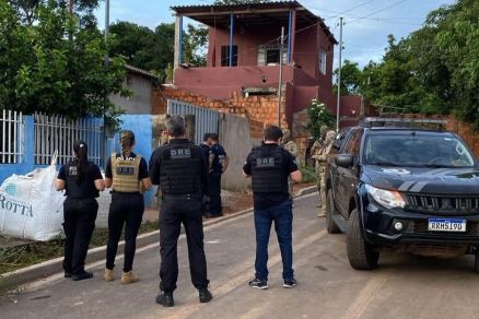 Policiais durante Operao Impetus