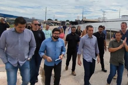 O secretrio Vitor Hugo Bruzulato foi acompanhado de uma comitiva com os secretrios-adjuntos da Sejus
