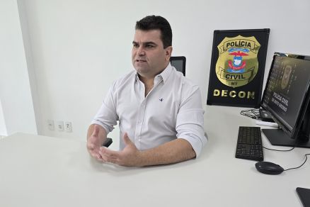Rogrio da Silva Ferreira, delegado titular da Decon, que investiga o caso 