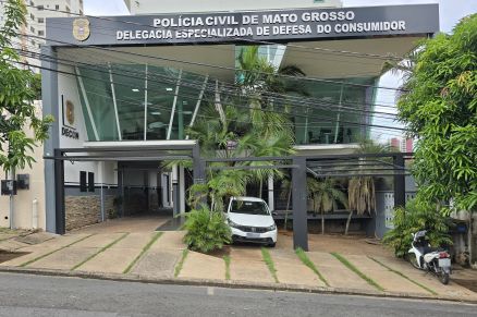A fachada da Delegacia Especializada de Defesa do Consumidor
