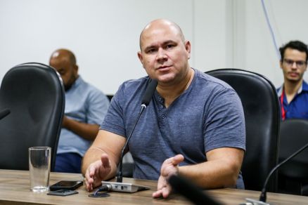 O prefeito Abilio Brunini, que revogou decreto sobre atendimento nas UBSs