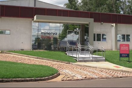 Fachada de uma unidade da Minerva Foods, que tem plantas em Mato Grosso