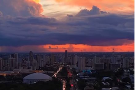 Imagem mostra pr do sol em Cuiab e ganha a ateno das redes sociais 