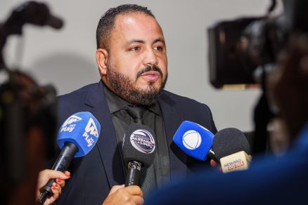 O vereador Jeferson Siqueira, que prestou homenagem a Gilmar Machado da Costa