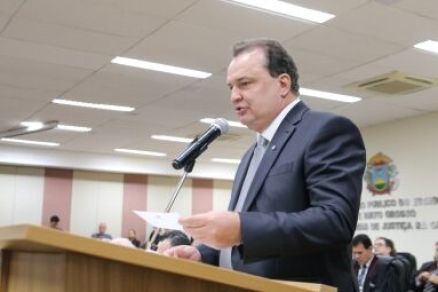 O presidente da ALMT, deputado Max Russi, participou da posse do novo procurador-geral de Justi�a