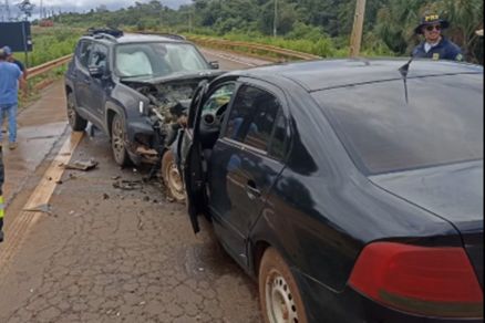 Colis�o entre dois ve�culos na BR-364, que deixou dois mortos 