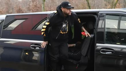 Neymar tem coleo repleta de carros luxuosos, mas eles no podero vir para o Brasil - Veja mais em https://www.uol.com.br/carros/noticias/redacao/2025/02/06/neymar-nao-podera-trazer-sua-colecao-de-supercarros-para-o-brasil.htm?cmpid=copiaecola