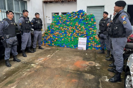 PM apreendeu mais de 1,1 tonelada de maconha em um caminh�o carregado com fertilizantes em Itiquira