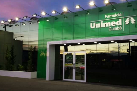 Fachada de uma das farm�cias da cooperativa Unimed Cuiab�
