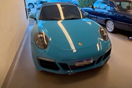 Porsche 911, de um dos investigados, que foi apreendido na operao