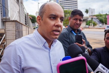 O bispo Gustavo Henrique Duarte, ao sair da sede da PF em fevereiro deste ano