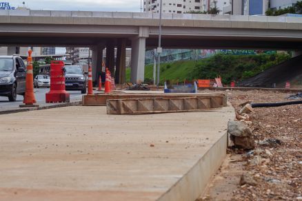 Trecho da Avenida do CPA em obras para a implantao do BRT