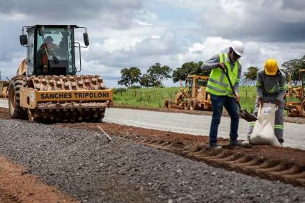 Trabalhadores em obra 