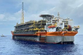 Conflito prolongado no Ir� pode beneficiar petr�leo brasileiro