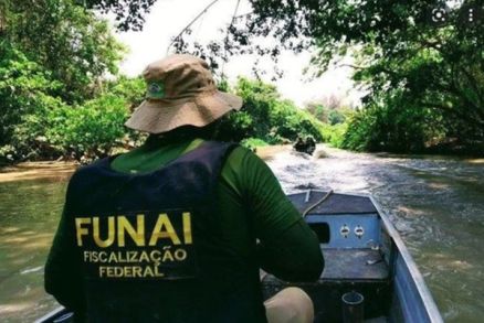 Servidor da Funai durante fiscaliza��o: �rg�o ganhou poder de pol�cia 