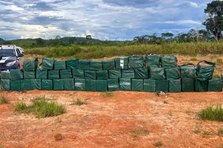 Foram encontrados 46 fardos contendo a droga