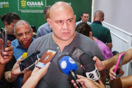 O prefeito de Cuiab Abilio Brunini: combate  dengue intensificado