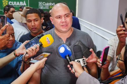 O prefeito de Cuiab Abilio Brunini, que discordou da troca