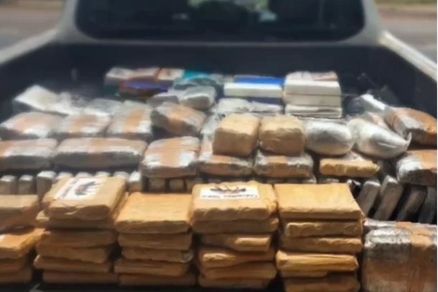 Entre os entorpecentes apreendidos esto skunk, pasta base e cocana 