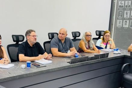O secretrio de Estado de Sade, Gilberto Figueiredo, o prefeito Abilio Brunini, e a secretria municipal de Sade, Lcia Helena