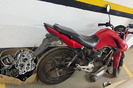 A moto apreendida pela Polcia Civil em Barra do Bugres