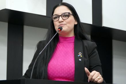 A vereadora Samantha Iris props a abertura da CPI em fevereiro