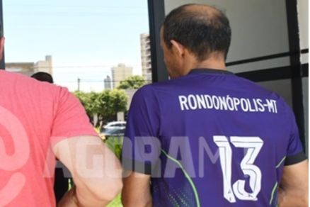 Ademilton Laureano Xavier  conduzido  delegacia aps priso por crimes sexuais contra adolescentes