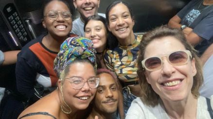 Fernanda Torres foi � Uerj para assistir defesa do mestrado de seu filho