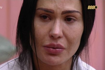 Gracyanne Barbosa chora ao conversar com Diego Hypolito no BBB 25 