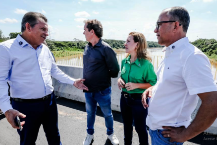 O governador Mauro Mendes e as autoridades que participaram da visita, entre elas a prefeita de V�rzea Grande Fl�via Moretti
